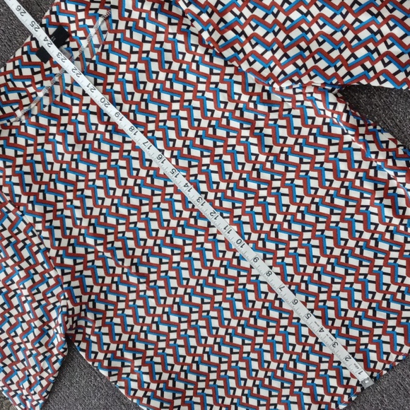 💙T Tahari💙 - Geometric Top - Picture 16 of 16